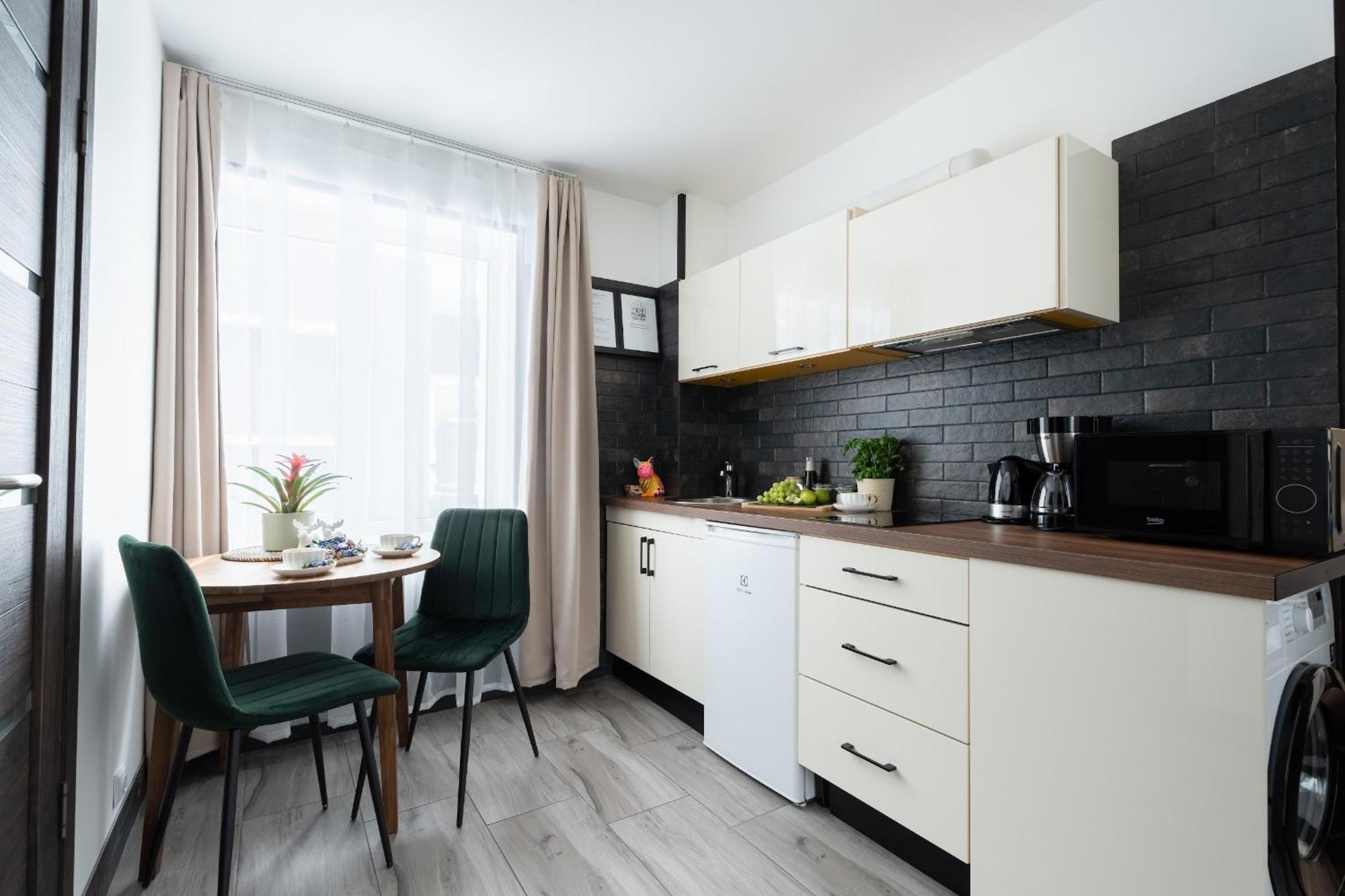 Green Garden & Private Parking Apartments With Playground Riga Kültér fotó